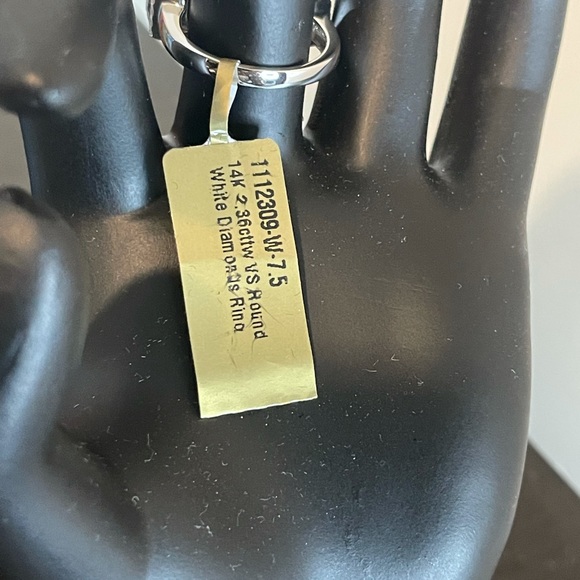 14K 2.36 cttw VS Round Diamond Ring - Picture 2 of 3